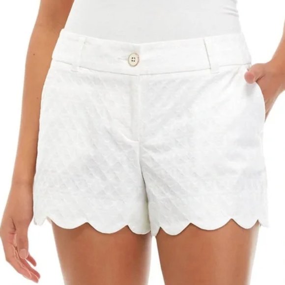 crown & ivy Pants - Crown & Ivy Petite White Textured Scalloped Shorts Size 10P